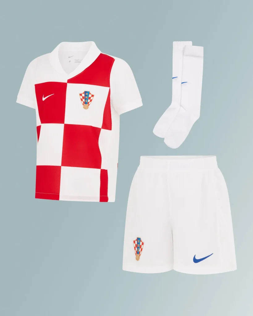Dres hrvatske nogometne reprezentacije