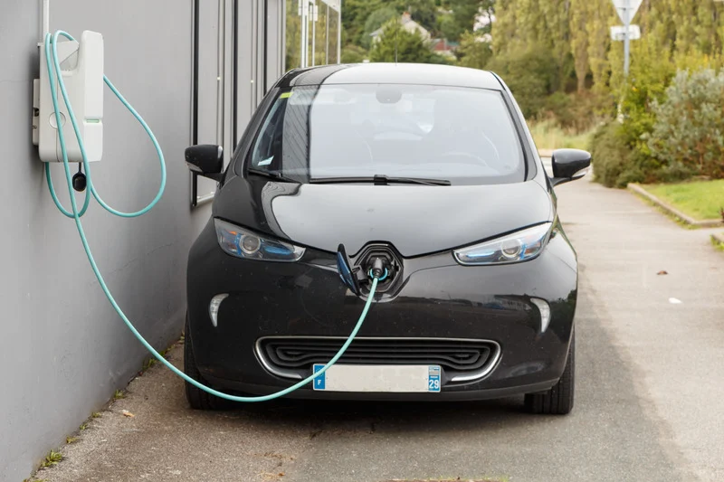 Električni automobil