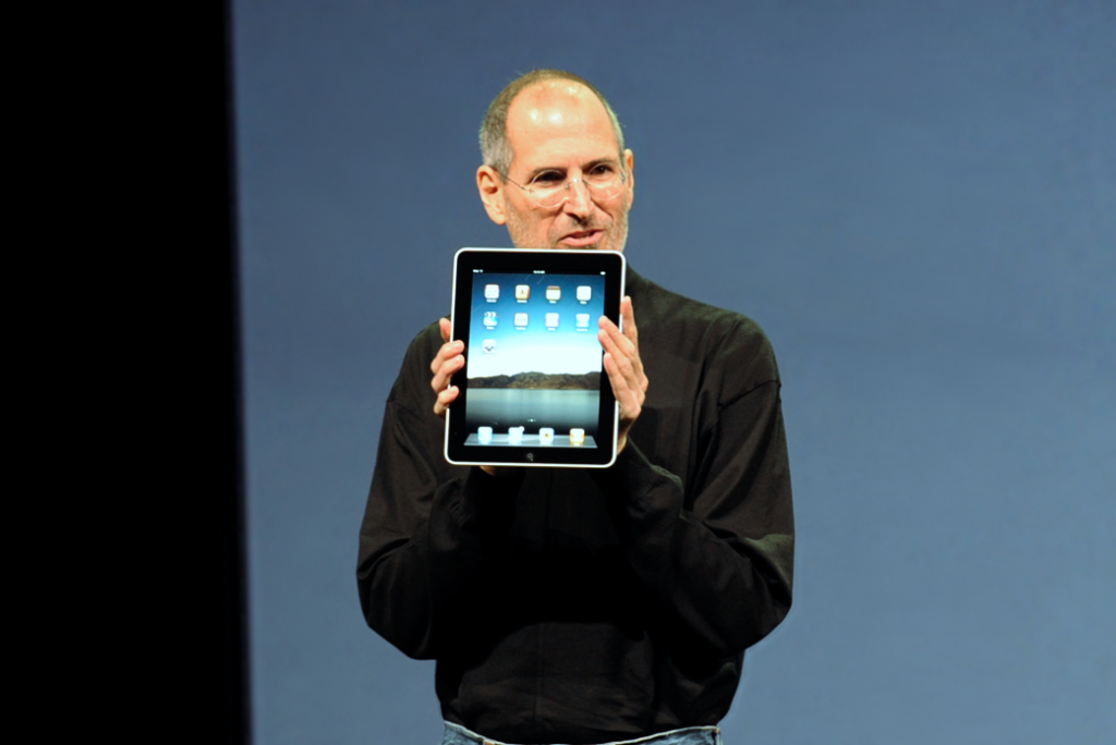 Steve Jobs predstavlja iPad 2010. godine